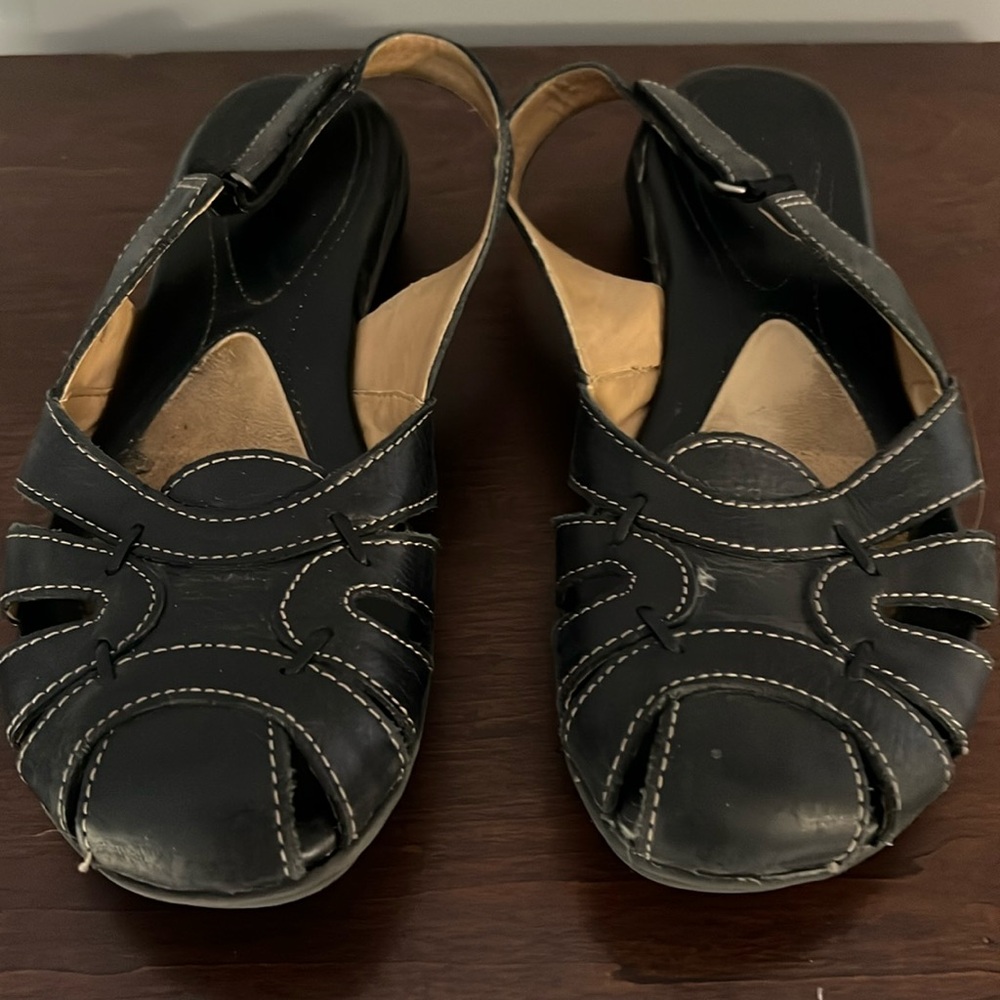 Naturalizer black sandals